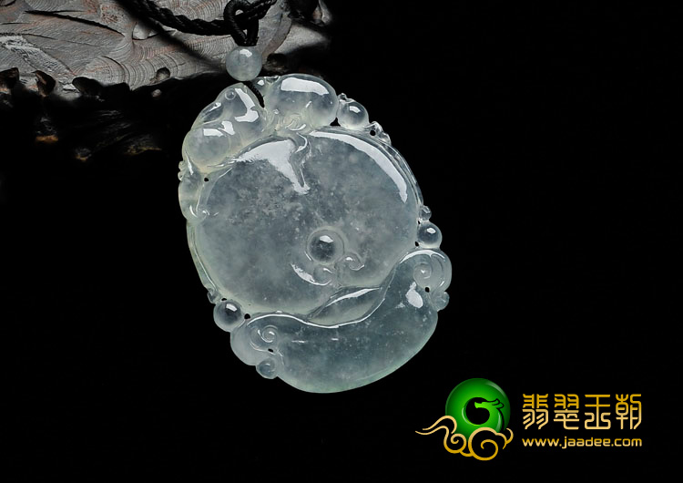 冰种淡晴水缅甸翡翠元宝挂件