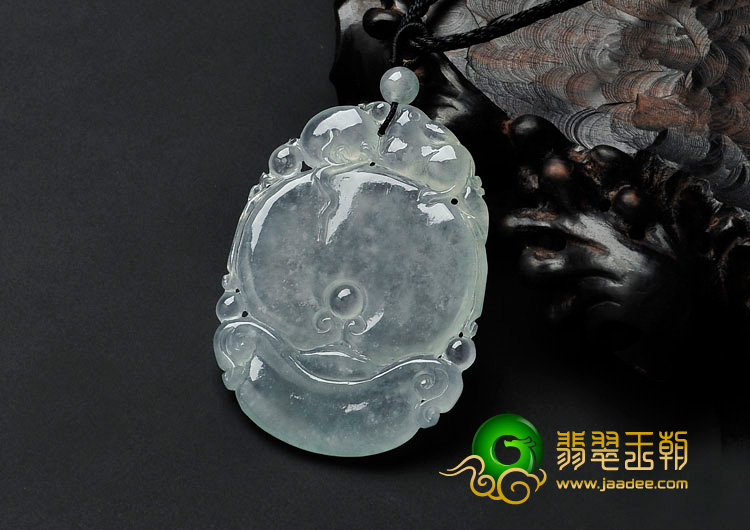 冰种淡晴水缅甸翡翠元宝挂件