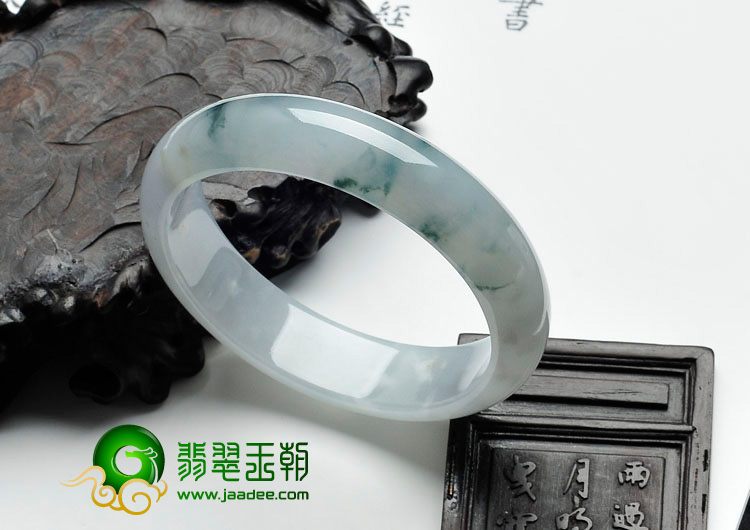 冰种飘花缅甸翡翠手镯（57.1mm）