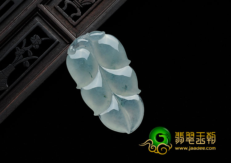 冰种飘花缅甸翡翠叶子挂件