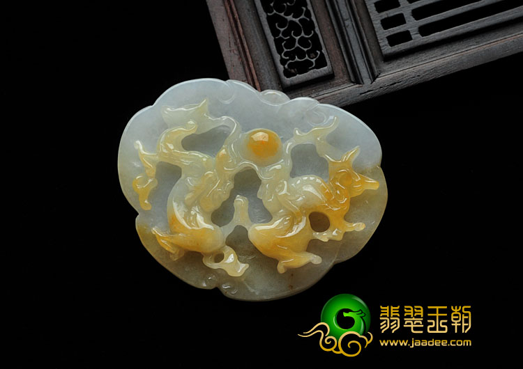 细糯种黄翡缅甸翡翠双龙戏珠挂件