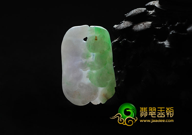 糯冰种春带彩缅甸翡翠貔貅挂件