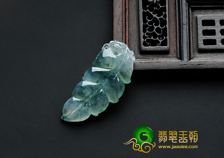 冰种飘花缅甸翡翠叶子挂件