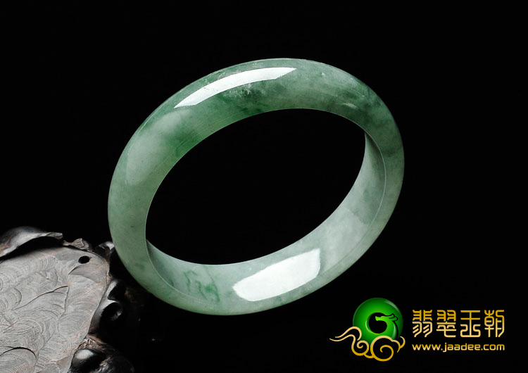 糯冰种飘绿花缅甸翡翠手镯（54.5mm）