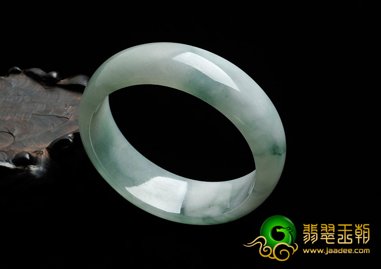 糯冰种飘花缅甸翡翠手镯（56.8mm）