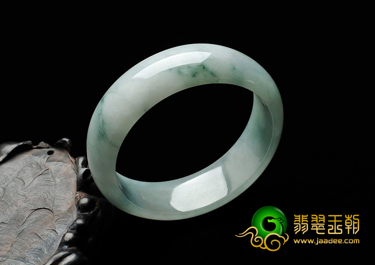 糯冰种飘花缅甸翡翠手镯（56.8mm）