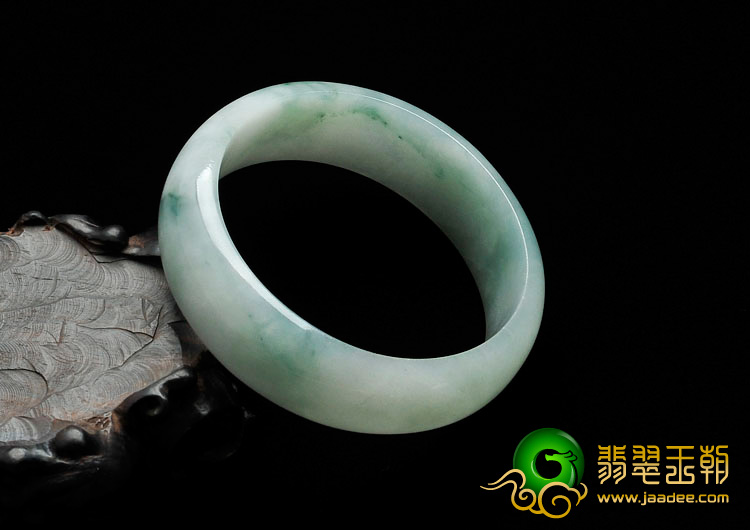 糯冰种飘花缅甸翡翠手镯（56.8mm）