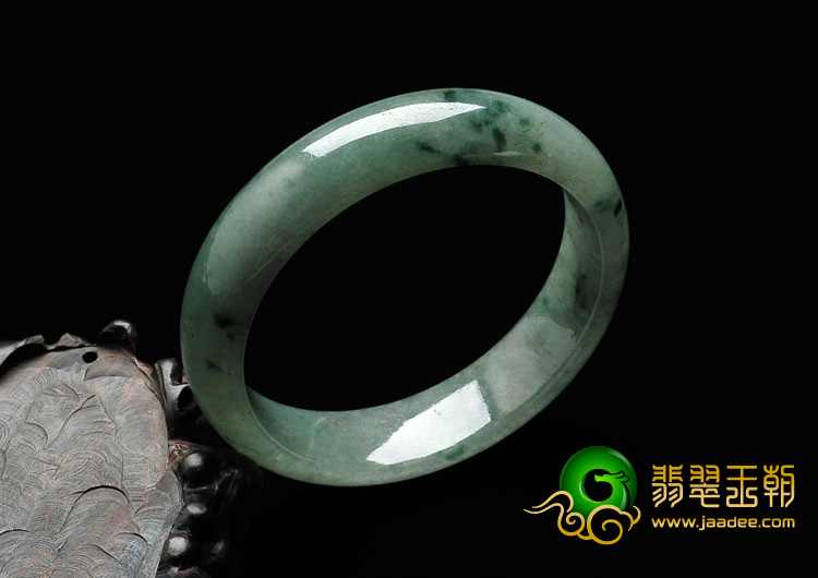 糯冰种飘花缅甸翡翠手镯（57.9mm）