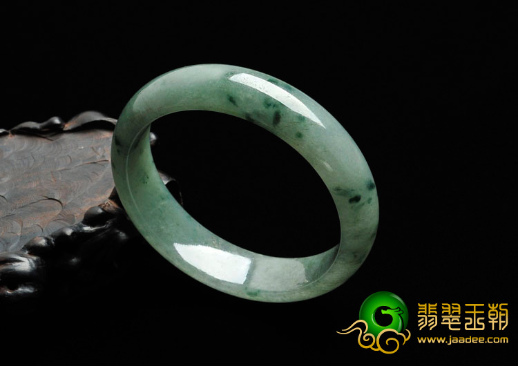 糯冰种飘花缅甸翡翠手镯（57.9mm）