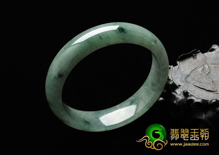 糯冰种飘花缅甸翡翠手镯（57.9mm）