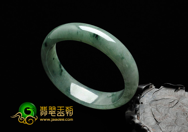 糯冰种飘花缅甸翡翠手镯（57.9mm）