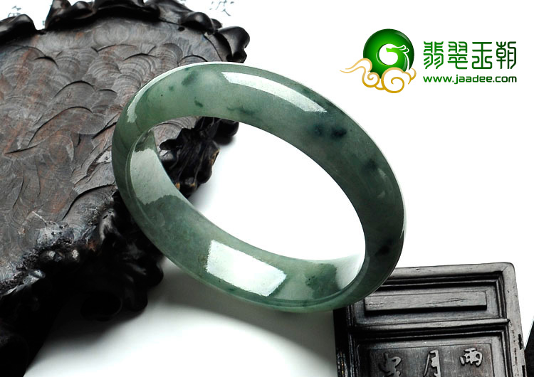 糯冰种飘花缅甸翡翠手镯（57.9mm）