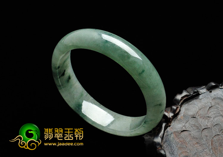 糯冰种飘花缅甸翡翠手镯（57.9mm）