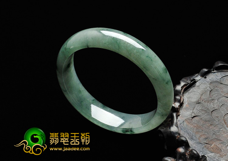 糯冰种飘花缅甸翡翠手镯（58mm）