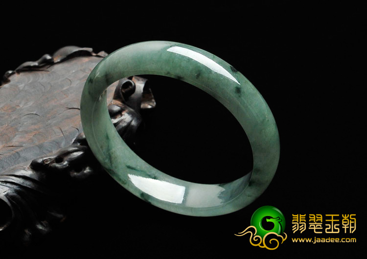 糯冰种飘花缅甸翡翠手镯（58mm）