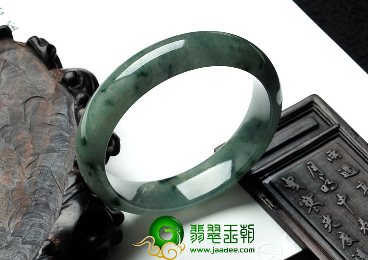 糯冰种飘花缅甸翡翠手镯（58mm）