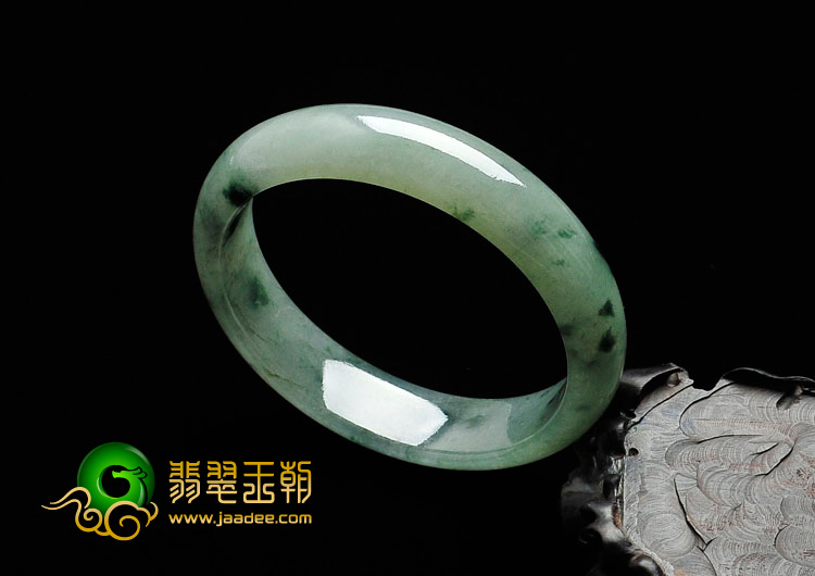 糯冰种飘花缅甸翡翠手镯（58mm）