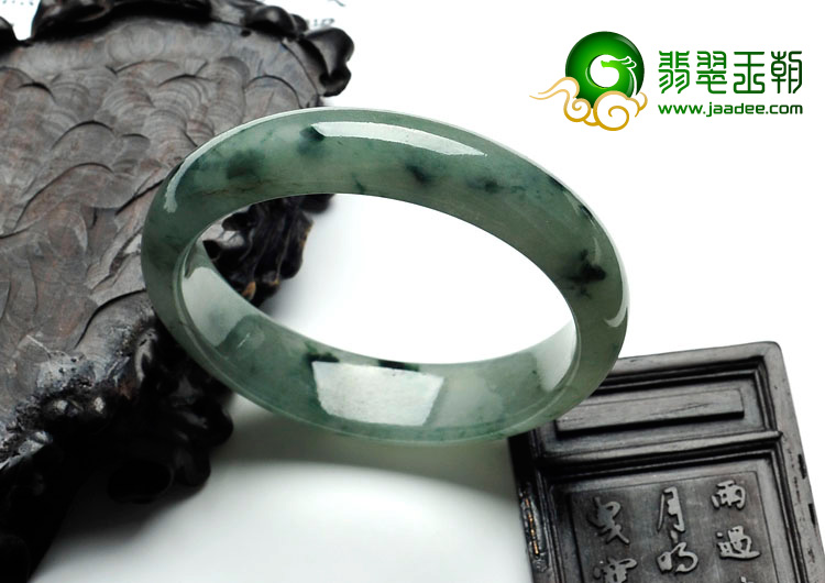 糯冰种飘花缅甸翡翠手镯（58mm）