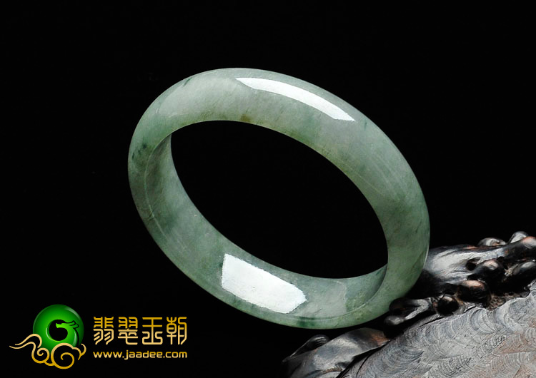 糯冰种飘花缅甸翡翠手镯（57.9mm）