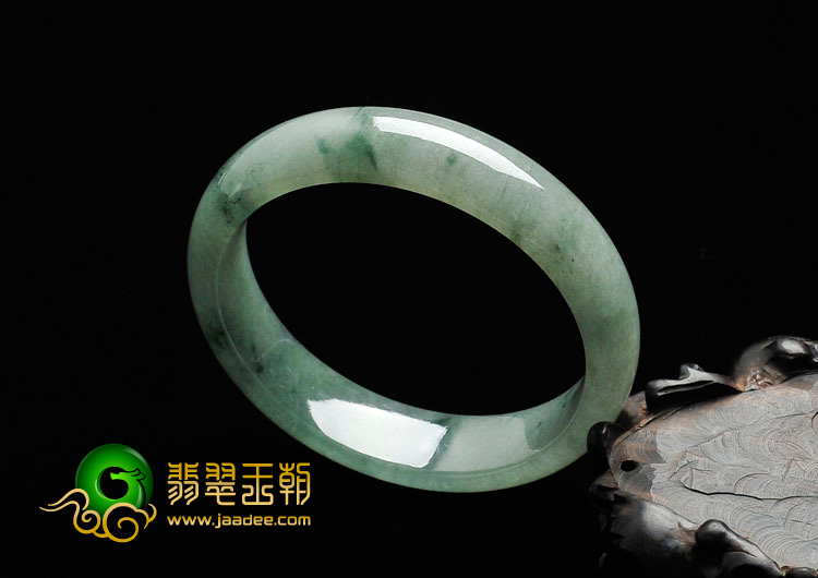 糯冰种飘花缅甸翡翠手镯（58mm）