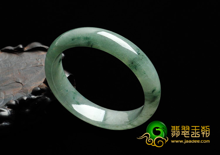 糯冰种飘花缅甸翡翠手镯（58mm）