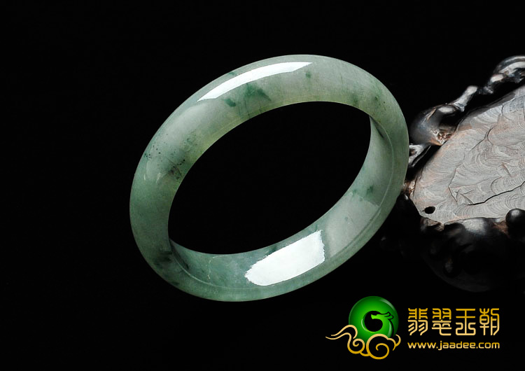 糯冰种飘花缅甸翡翠手镯（58mm）