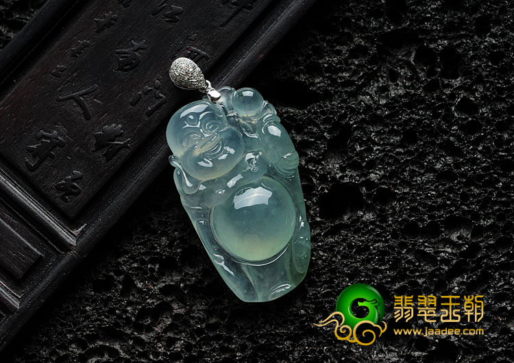 冰种晴水缅甸翡翠逍遥佛挂件