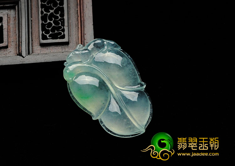冰种飘翠缅甸翡翠叶子挂件