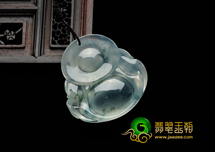冰玻种飘花缅甸翡翠玉佛挂件