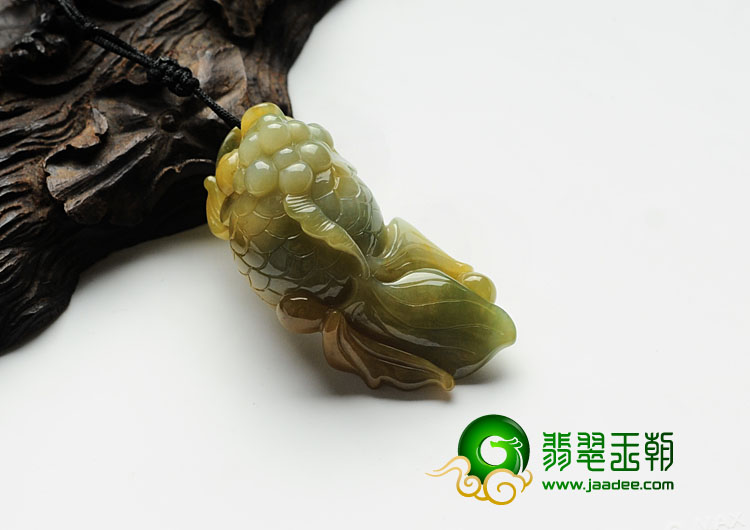细糯种三彩缅甸翡翠金鱼挂件