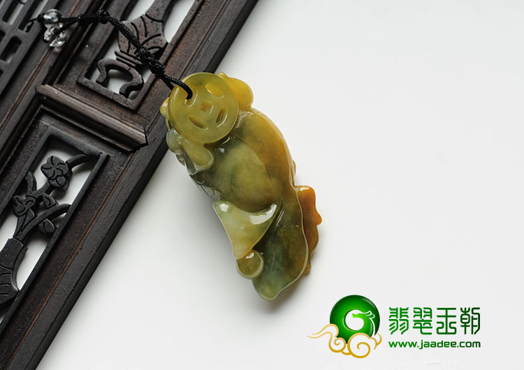 细糯种三彩缅甸翡翠金鱼挂件