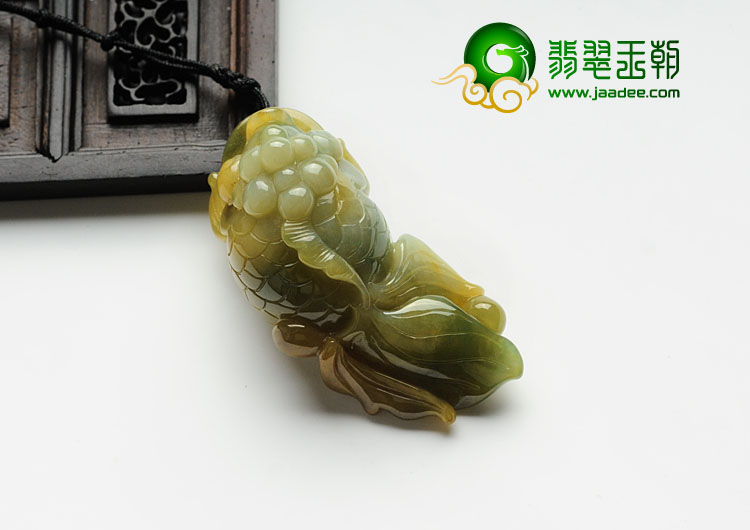 细糯种三彩缅甸翡翠金鱼挂件