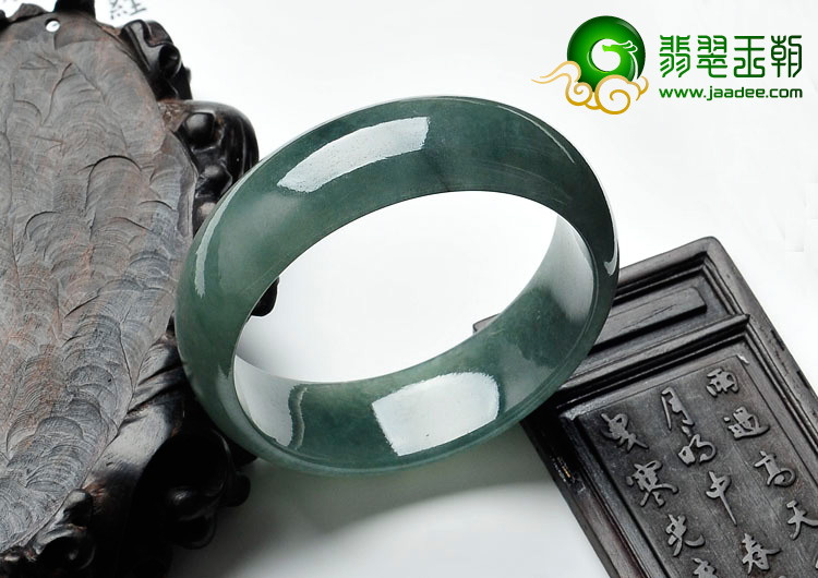 糯冰种油青缅甸翡翠手镯（56.3mm）