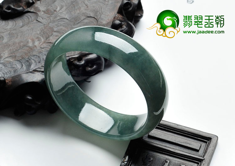糯冰种油青缅甸翡翠手镯（56.3mm）