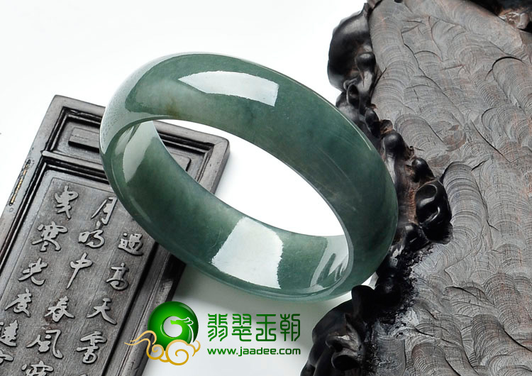 糯冰种油青缅甸翡翠手镯（56.3mm）