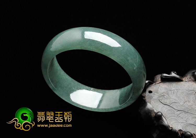 糯冰种油青缅甸翡翠手镯（56.3mm）