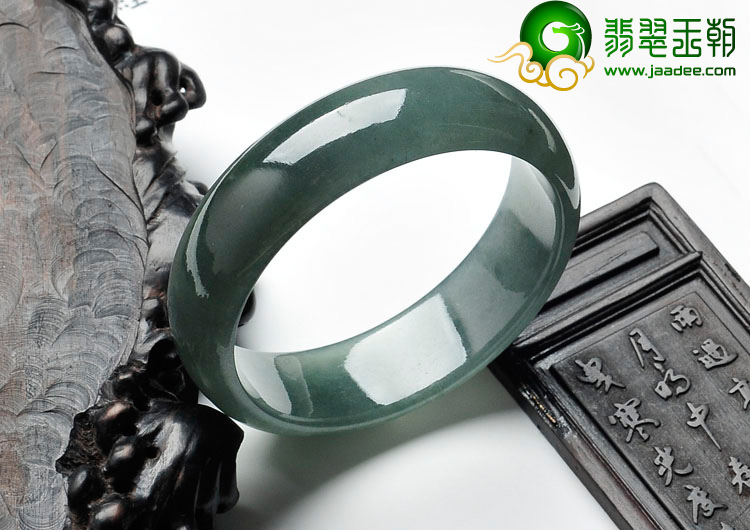 糯冰种油青缅甸翡翠手镯（56.4mm）