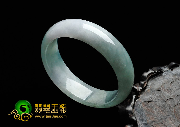 糯冰种晴水略带春色缅甸翡翠手镯（56.2mm）