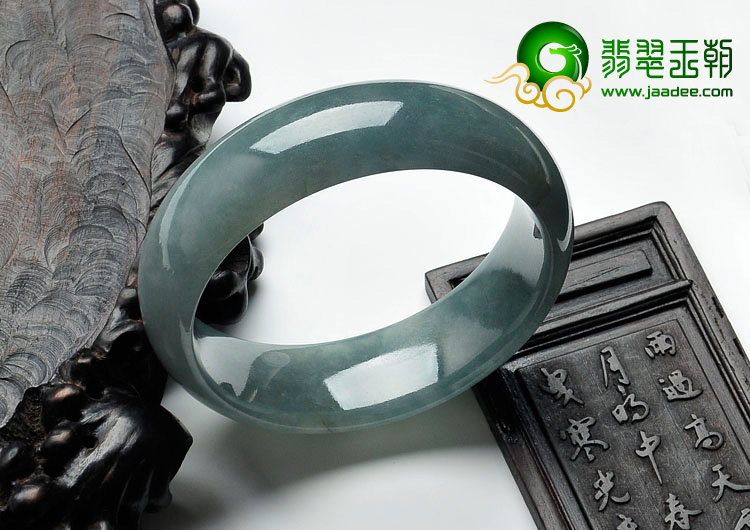 糯冰种油青缅甸翡翠手镯（55.9mm）