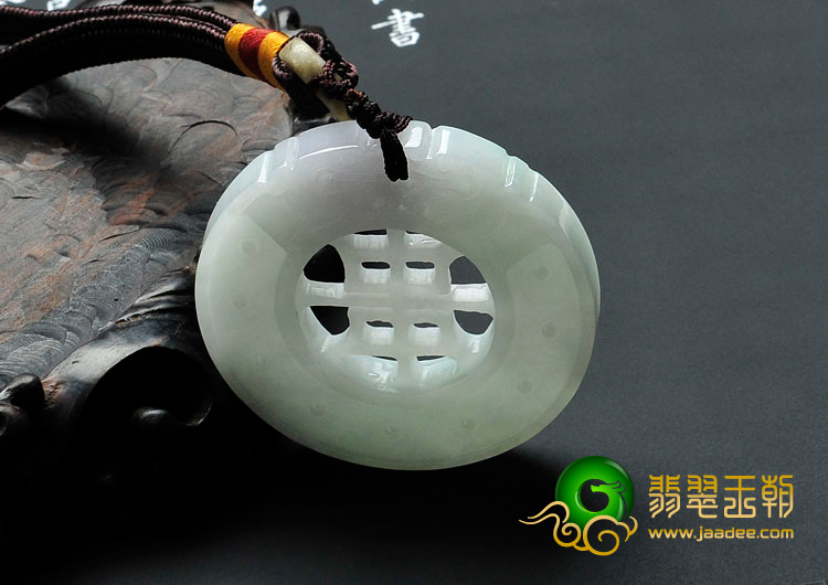 糯冰种晴水缅甸翡翠寿牌挂件