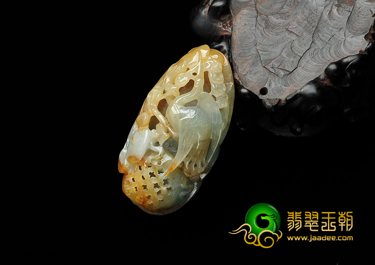 糯冰种黄翡缅甸翡翠仙鹤挂件