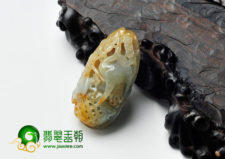 糯冰种黄翡缅甸翡翠仙鹤挂件