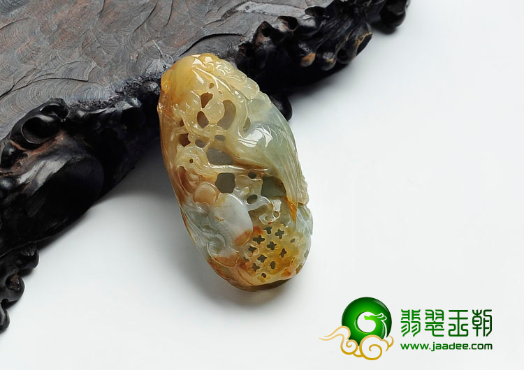糯冰种黄翡缅甸翡翠仙鹤挂件
