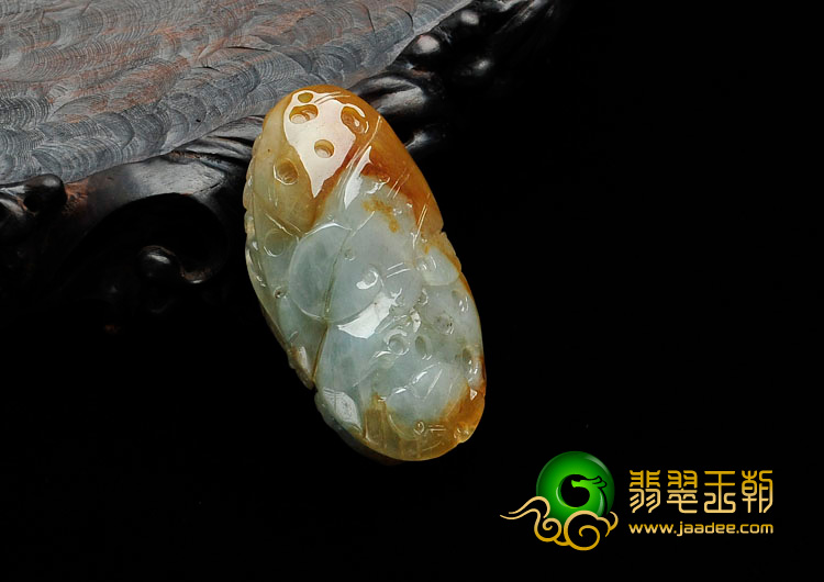 糯冰种黄翡缅甸翡翠仙鹤挂件