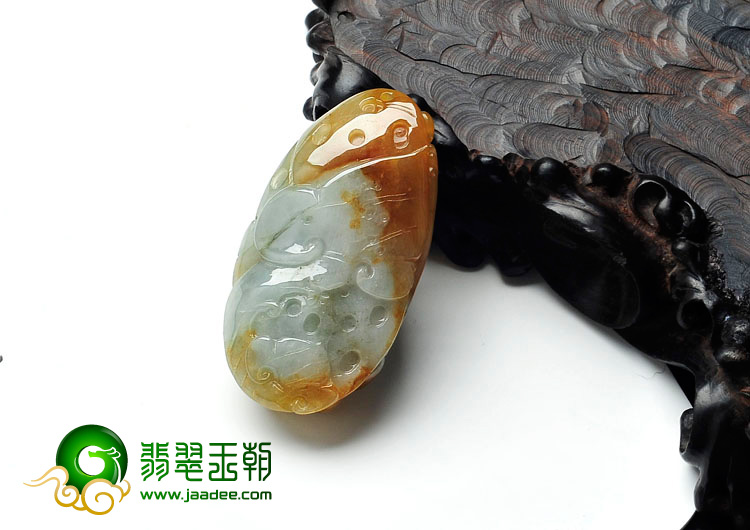 糯冰种黄翡缅甸翡翠仙鹤挂件