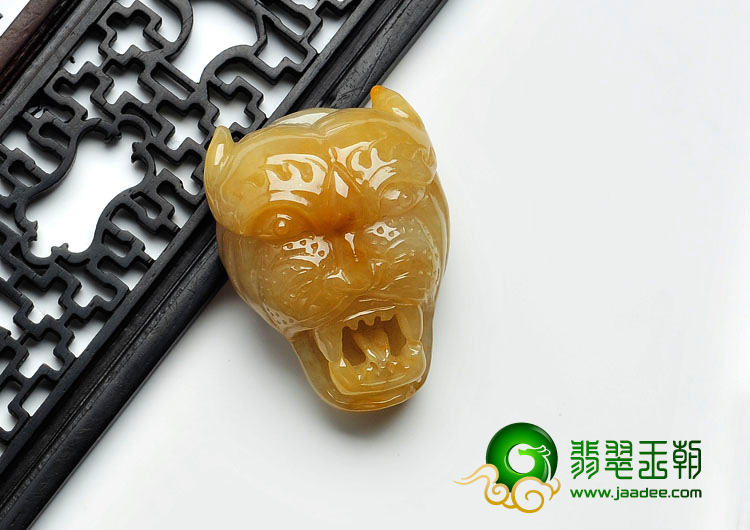 糯冰种黄翡缅甸翡翠虎头挂件