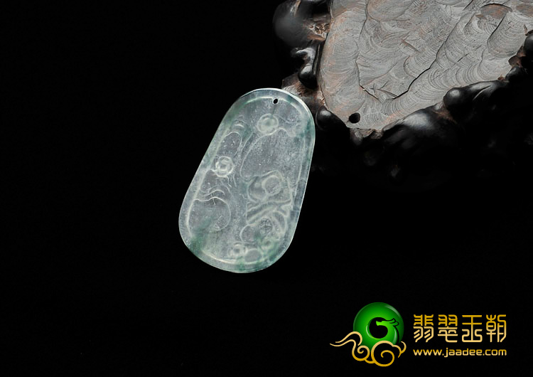 玻璃种飘花缅甸翡翠喜上眉梢挂件
