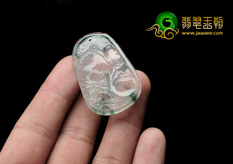 玻璃种飘花缅甸翡翠喜上眉梢挂件