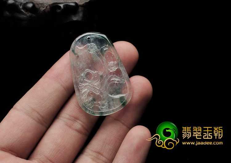 玻璃种飘花缅甸翡翠喜上眉梢挂件