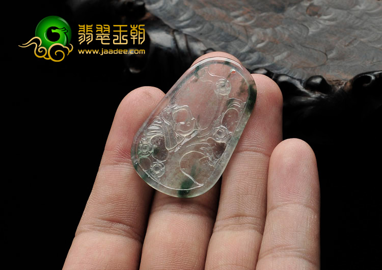 玻璃种飘花缅甸翡翠喜上眉梢挂件